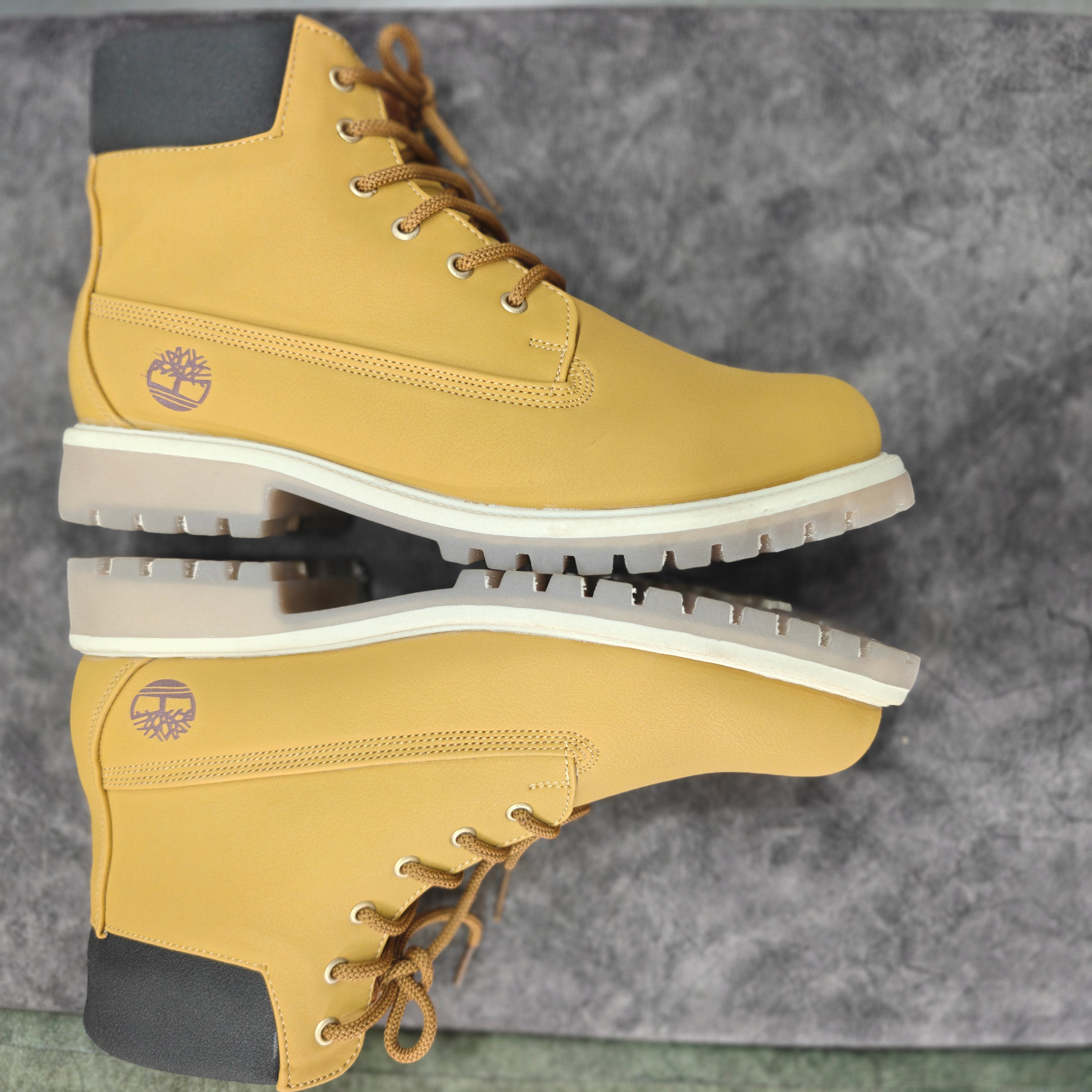 TIMBERLAND TAN