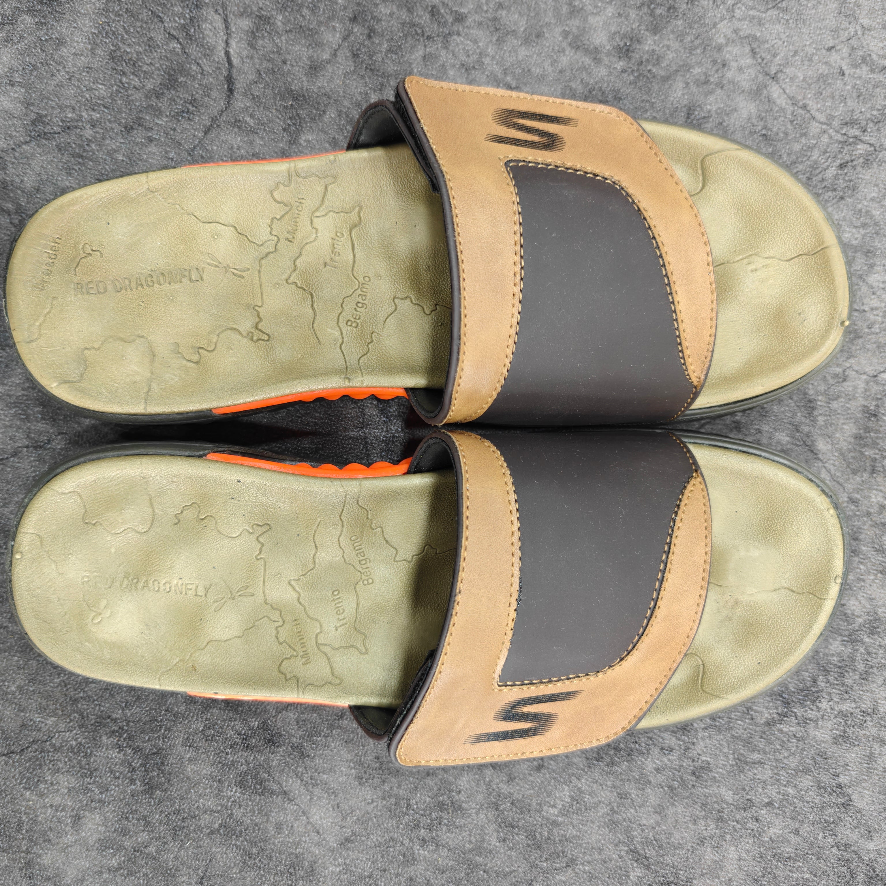 SKECHERS SLIDES