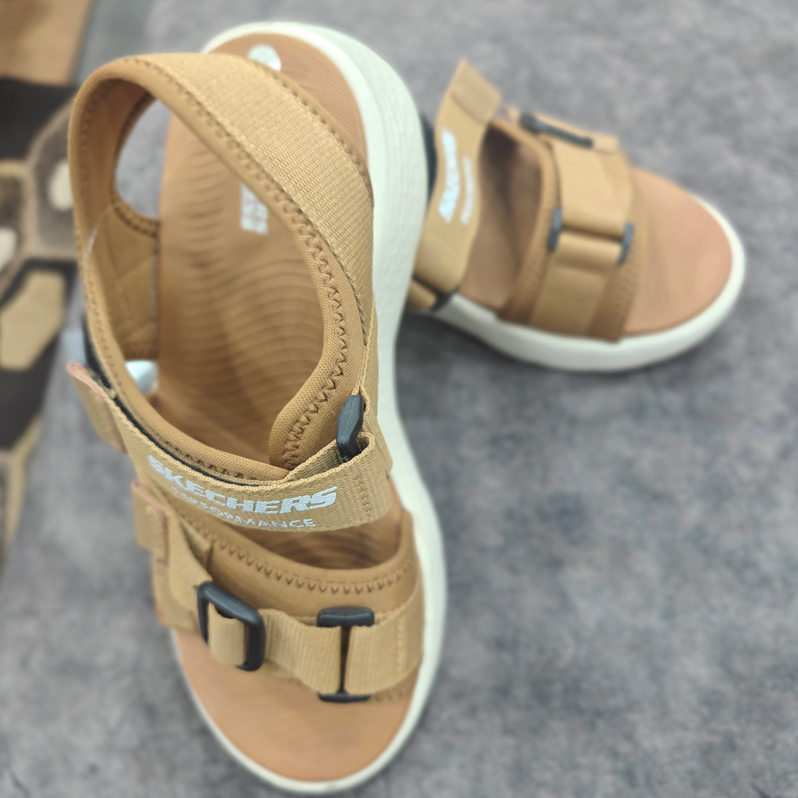 SKECHERS SANDALS